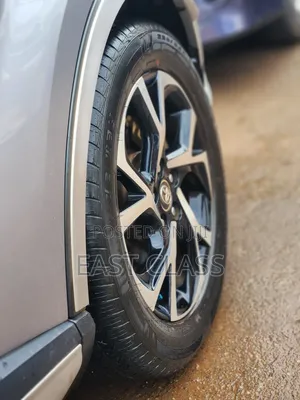 Toyota C-HR XLE Prermium FWD (2.0L 4cyl 2AM) 2018 Silver