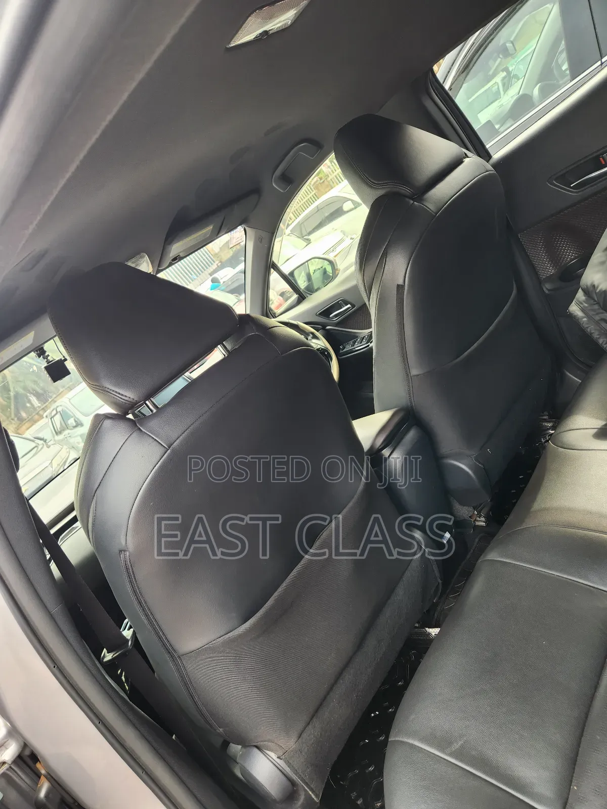 Toyota C-HR XLE Prermium FWD (2.0L 4cyl 2AM) 2018 Silver