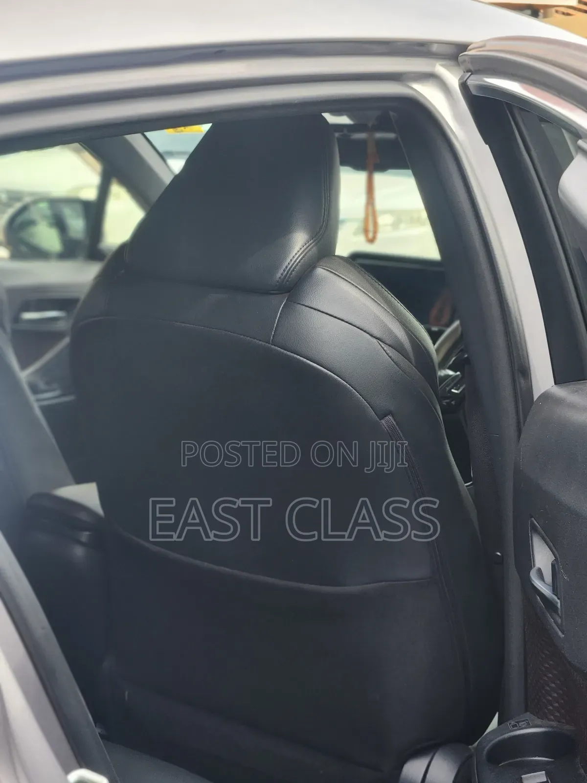 Toyota C-HR XLE Prermium FWD (2.0L 4cyl 2AM) 2018 Silver