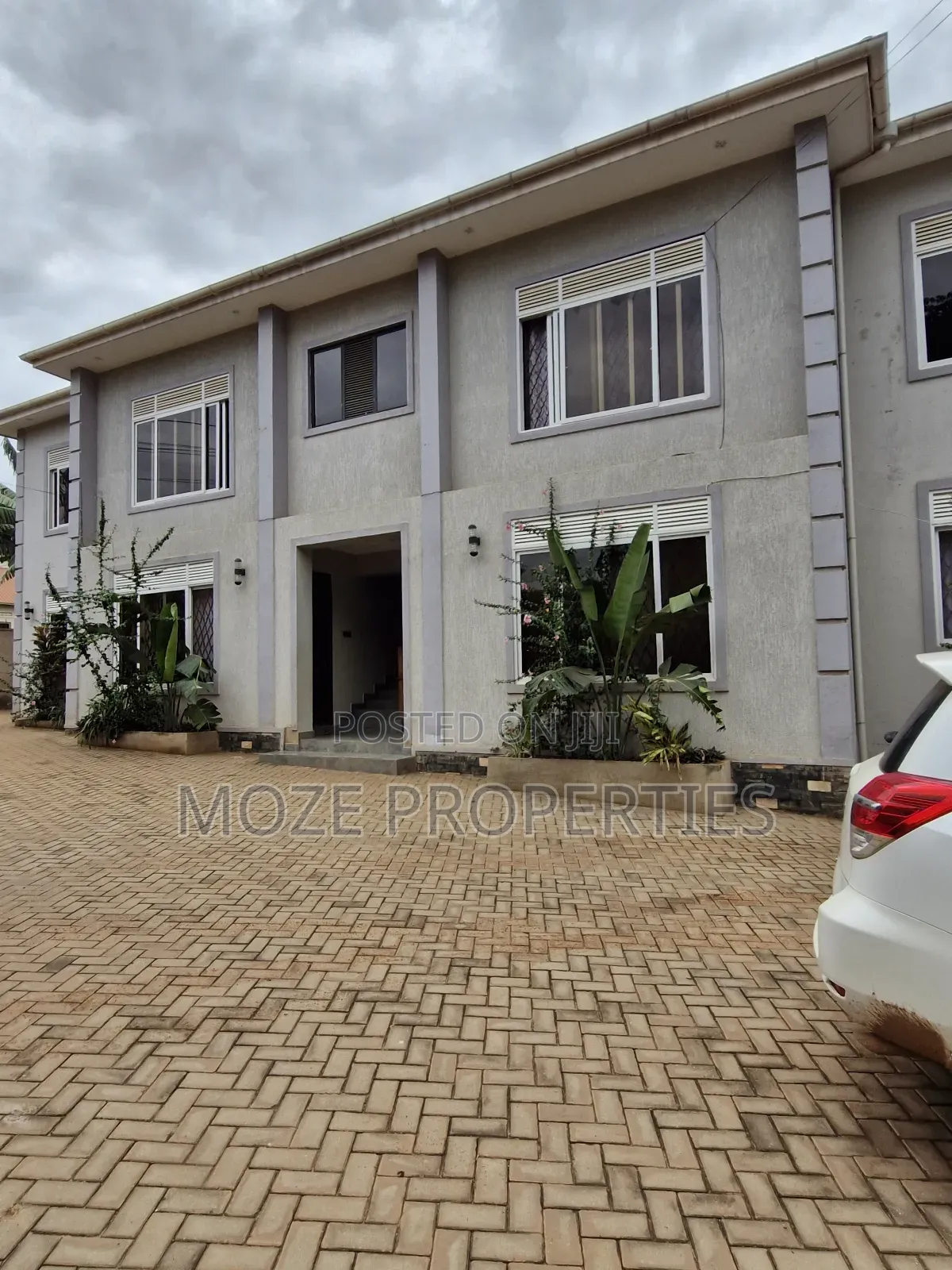 2bdrm Condo in Kira Mamerito Road., Central Division for sale