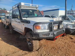 Toyota Land Cruiser 2008 White