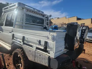 Toyota Land Cruiser 2008 White