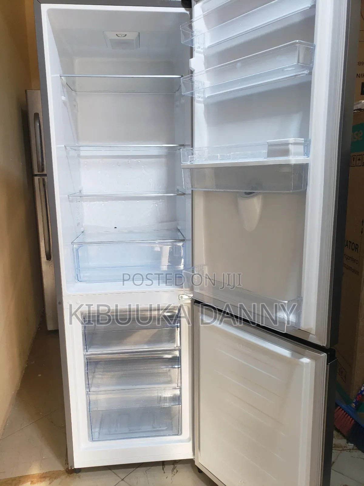 Hisence 341litres Fridge Desfrost
