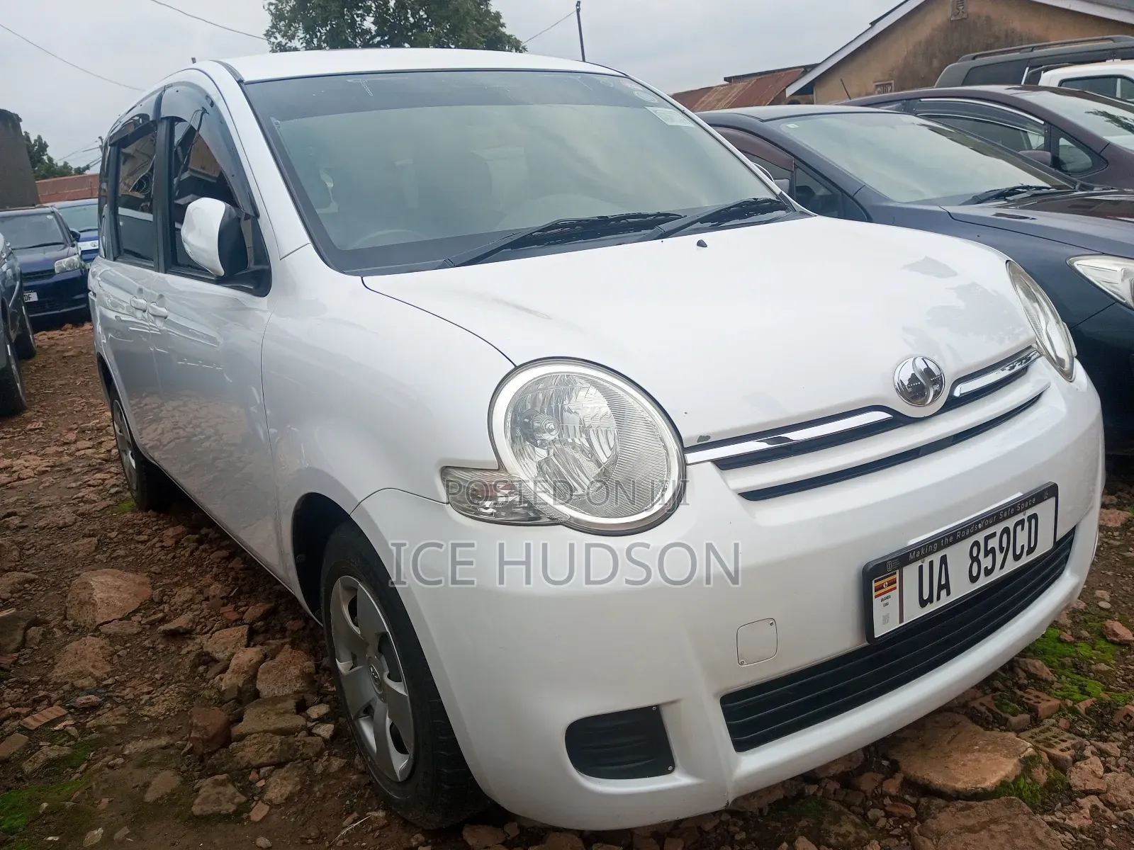 Toyota Sienta 2012 White
