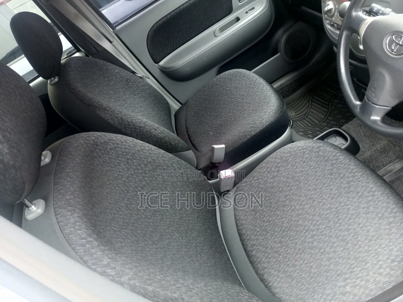 Toyota Sienta 2012 White
