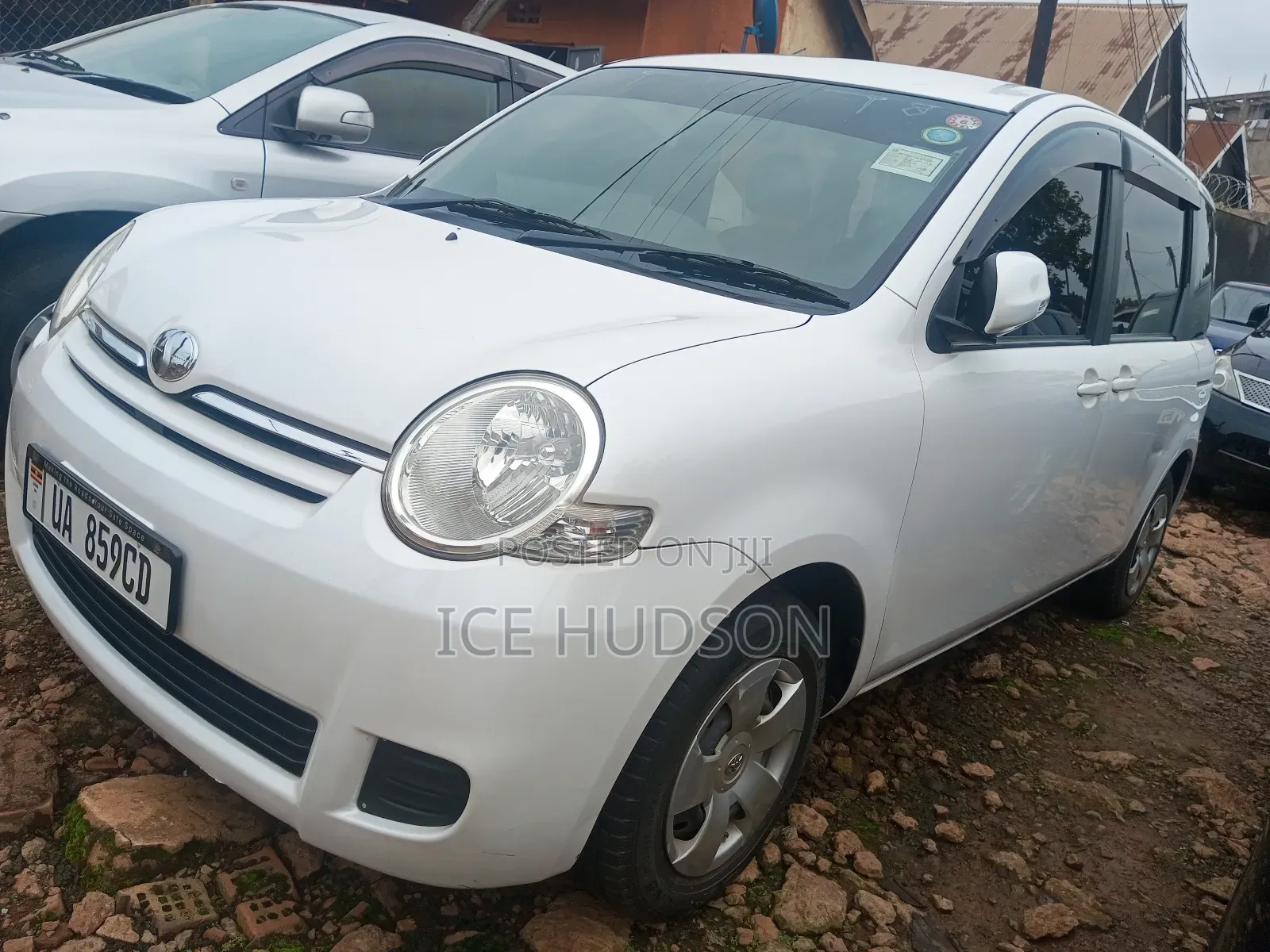 Toyota Sienta 2012 White