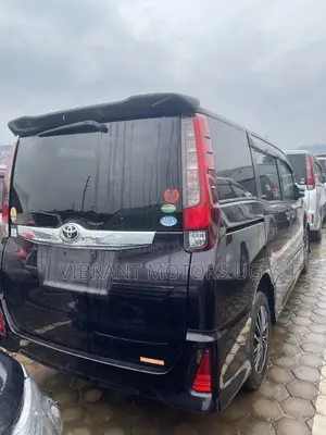 Toyota Noah 2016 Black