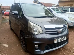 Toyota Noah 2012 Matt Black