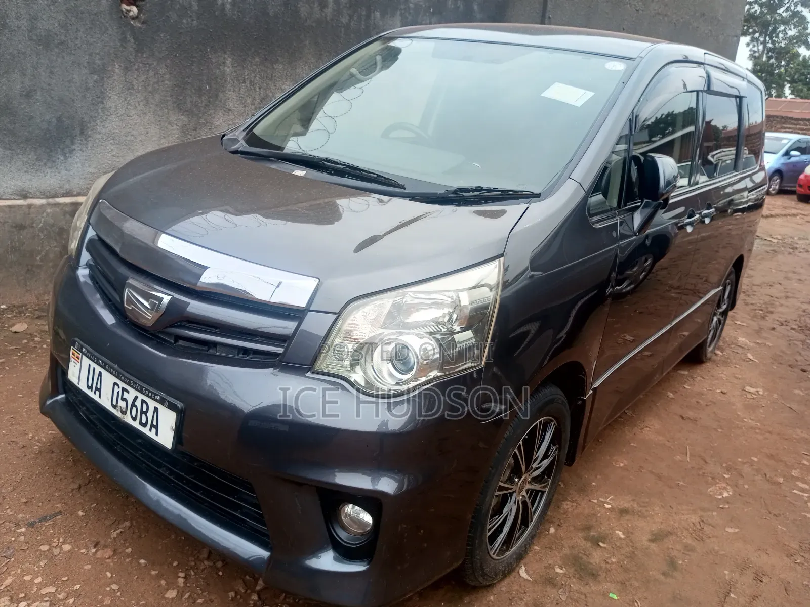 Toyota Noah 2012 Matt Black