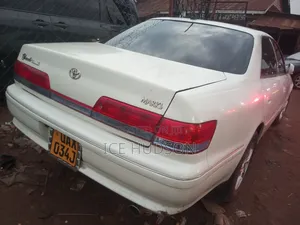 Toyota Mark II 2000 White