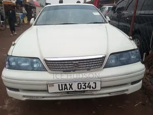 Toyota Mark II 2000 White