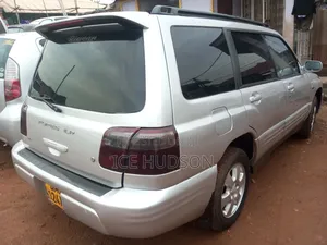 Subaru Forester 2001 Silver