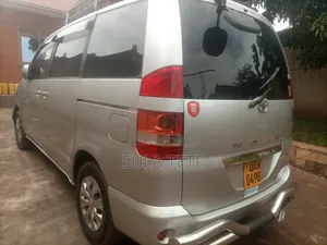 Toyota Noah 2.0 FWD (8 Seater) 2005 Silver