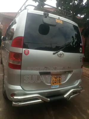 Toyota Noah 2.0 FWD (8 Seater) 2005 Silver
