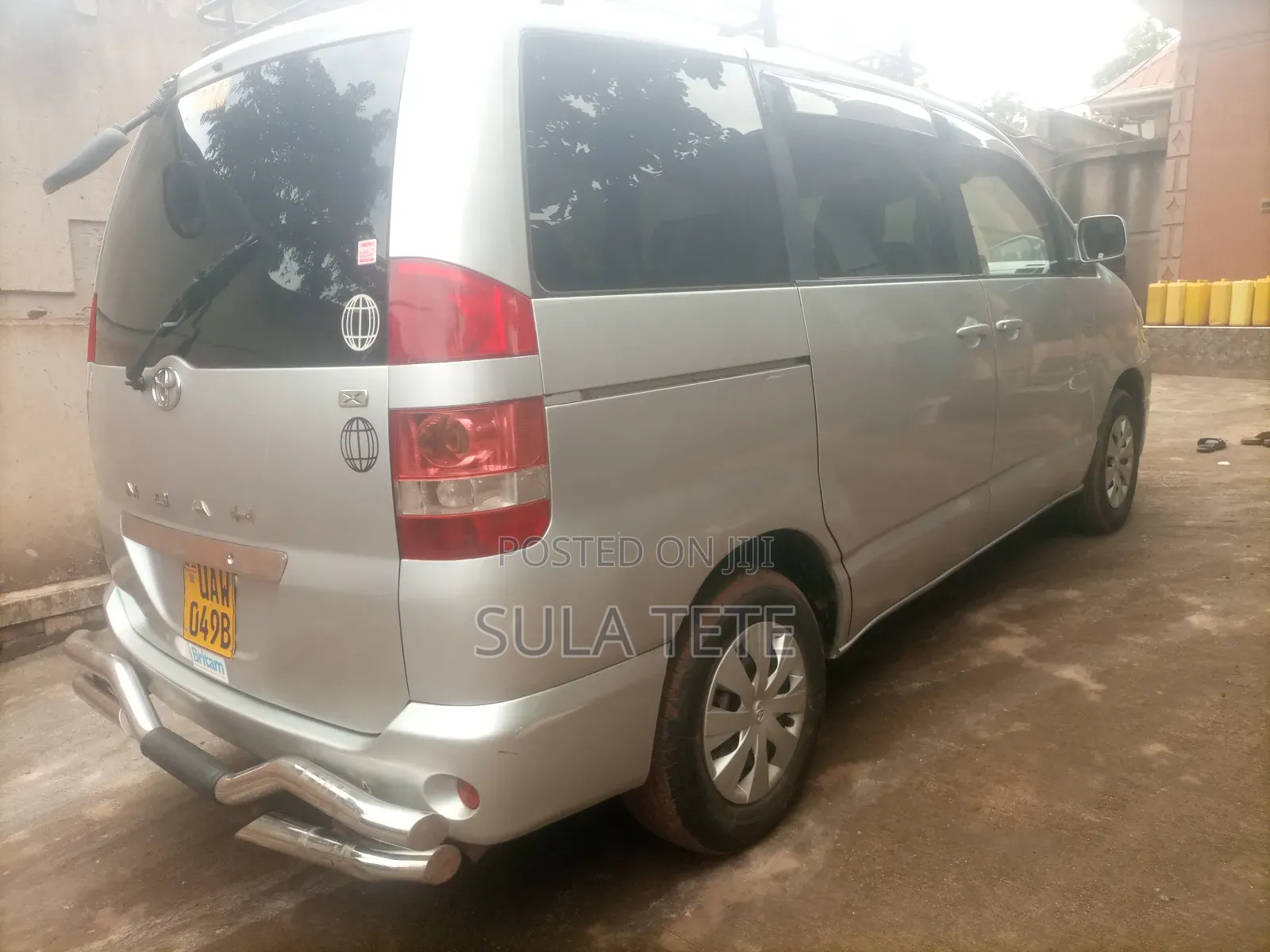Toyota Noah 2.0 FWD (8 Seater) 2005 Silver