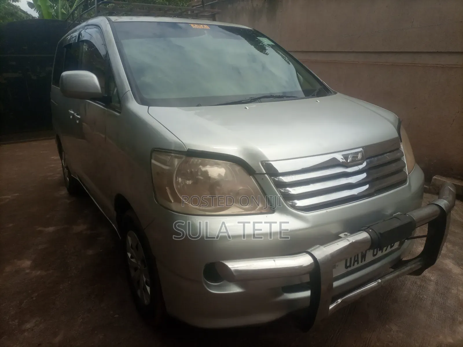 Toyota Noah 2.0 FWD (8 Seater) 2005 Silver