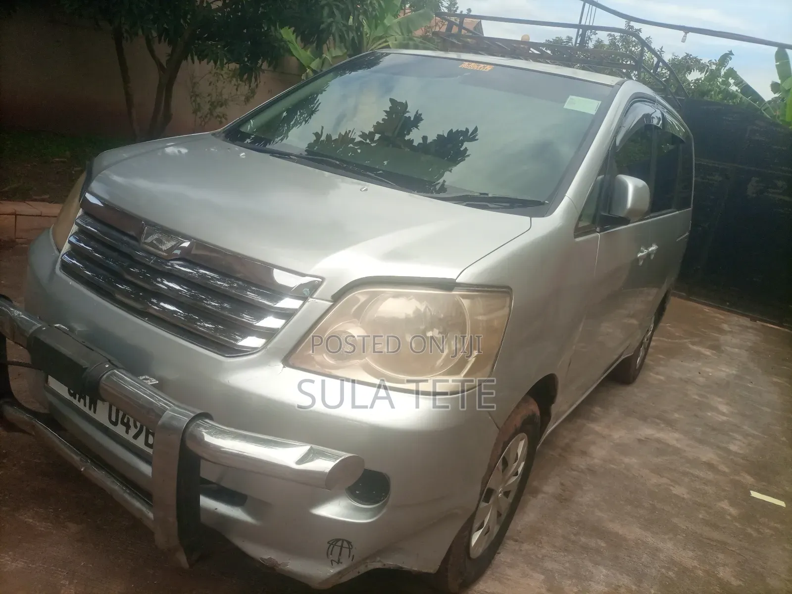 Toyota Noah 2.0 FWD (8 Seater) 2005 Silver