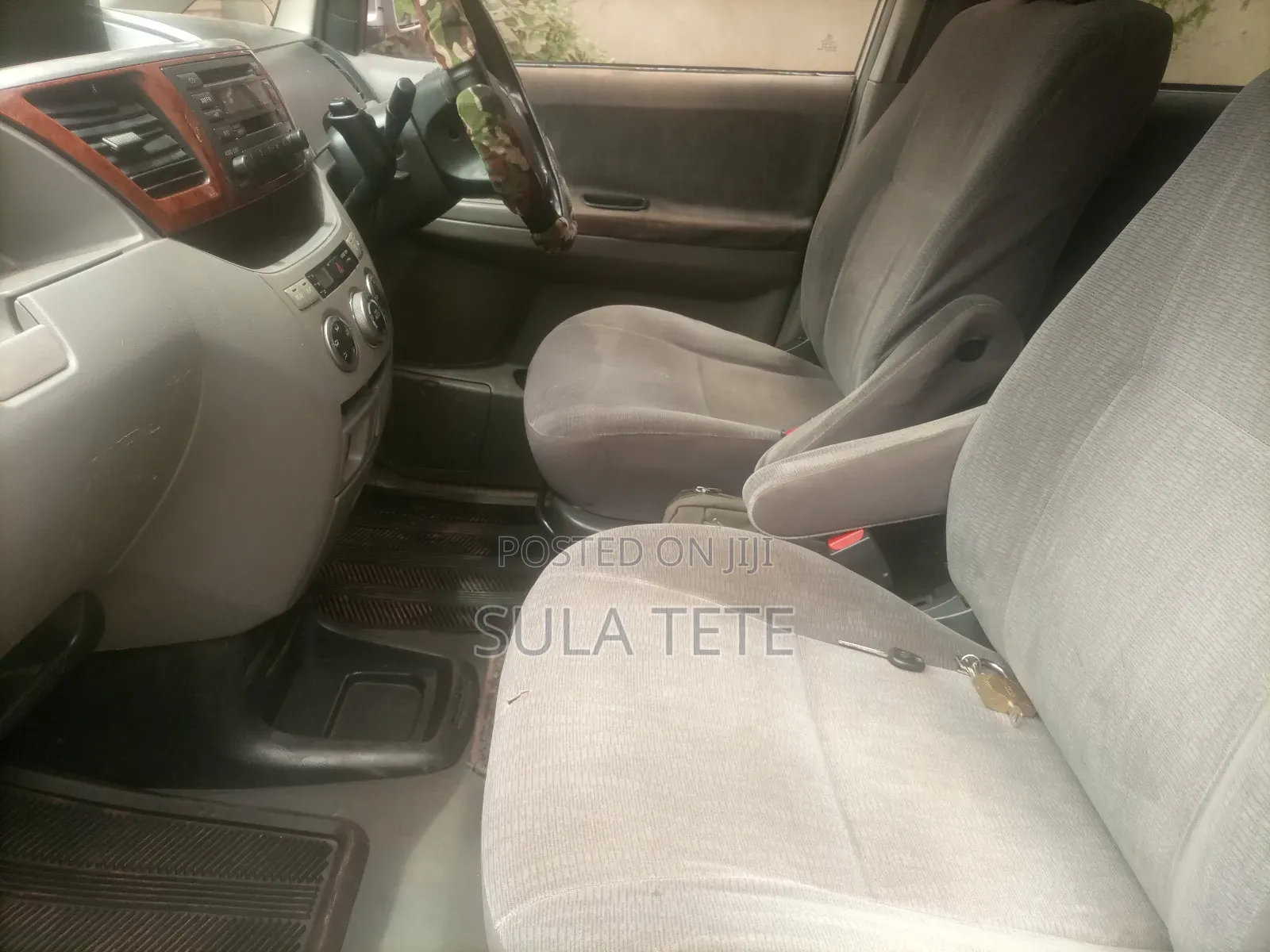 Toyota Noah 2.0 FWD (8 Seater) 2005 Silver