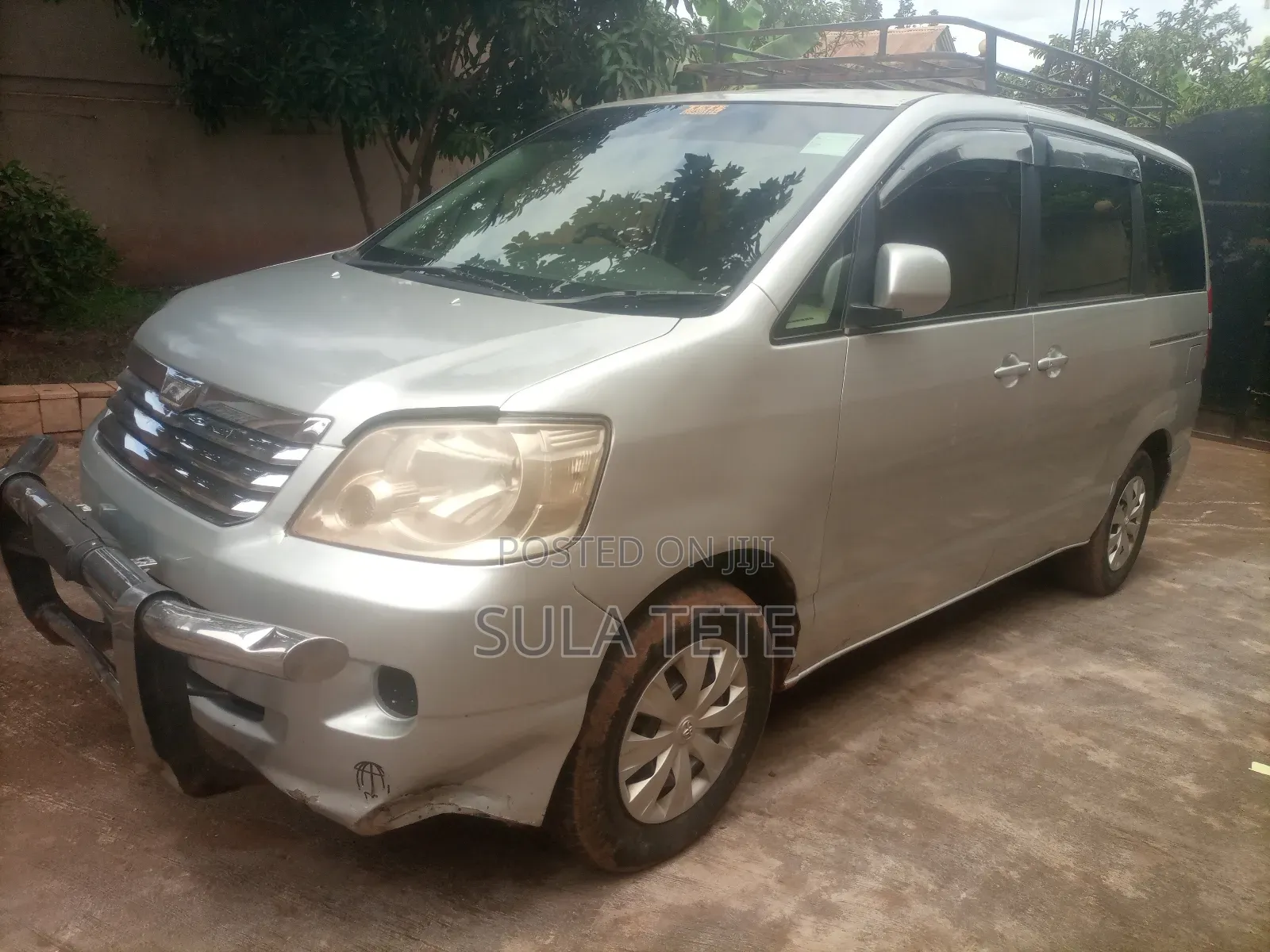 Toyota Noah 2.0 FWD (8 Seater) 2005 Silver