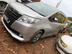 Toyota Noah 2015 Silver
