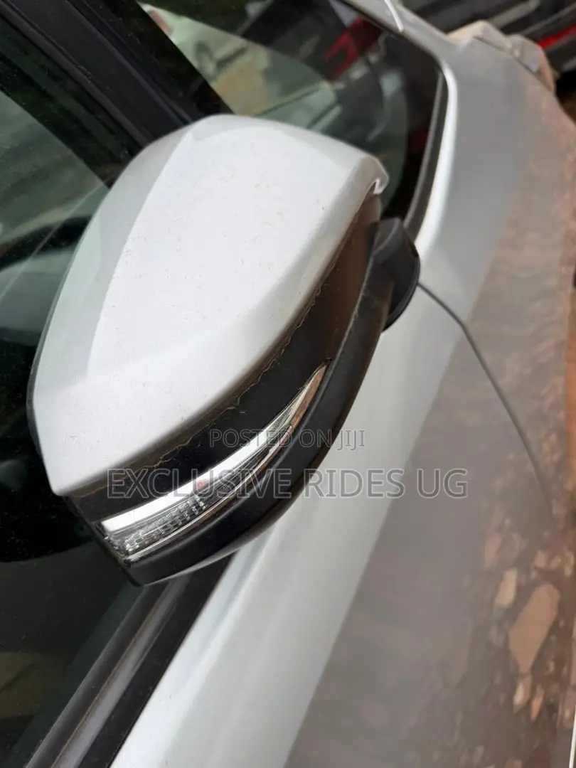 Toyota Noah 2015 Silver