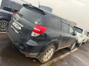 Toyota Vanguard 2010 Black