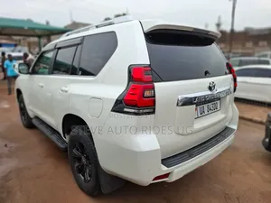 Toyota Land Cruiser Prado 2.8 2018 White
