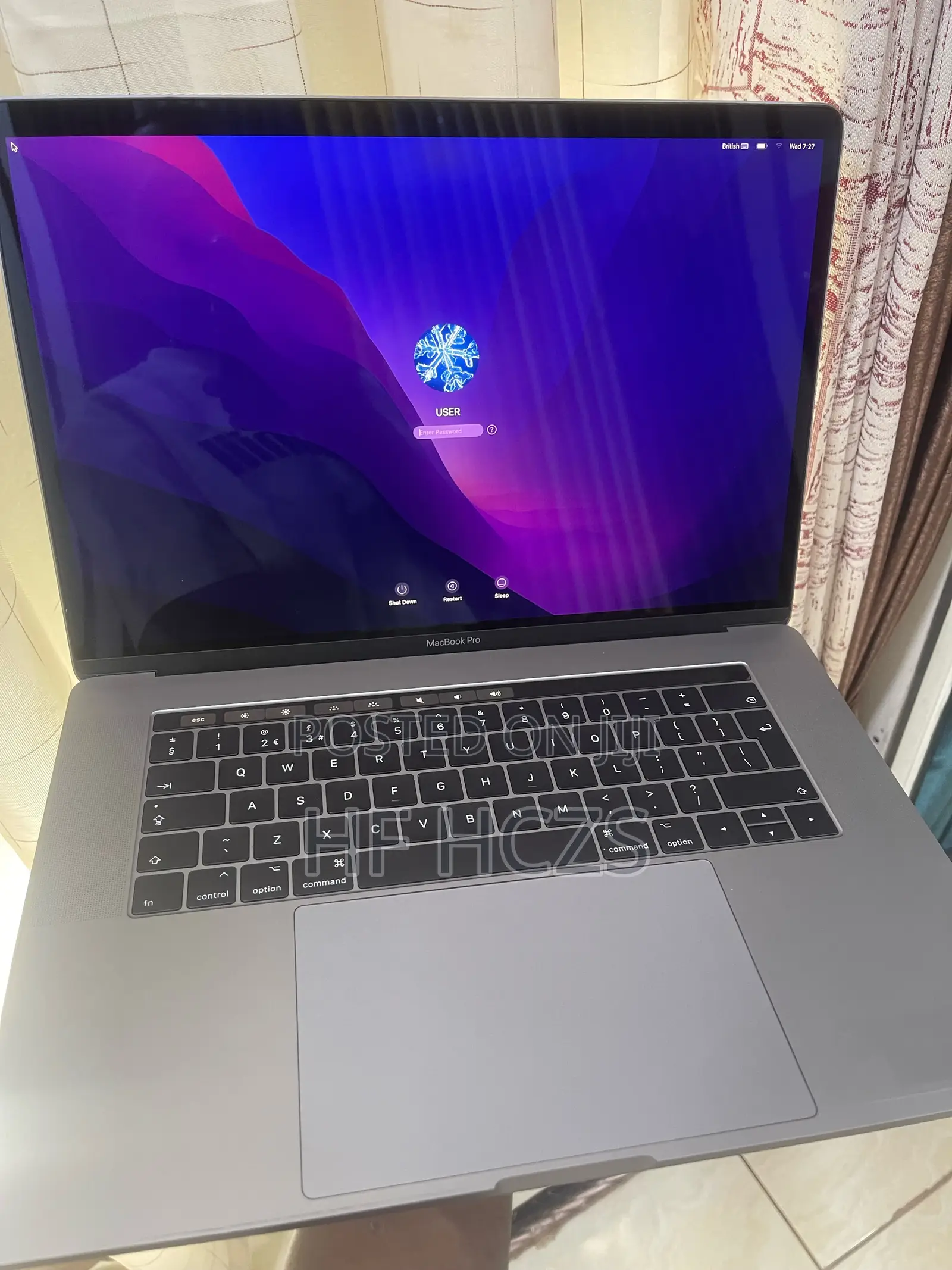 New Apple MacBook Pro 2018 16GB Intel Core i7 SSHD (Hybrid) 512GB