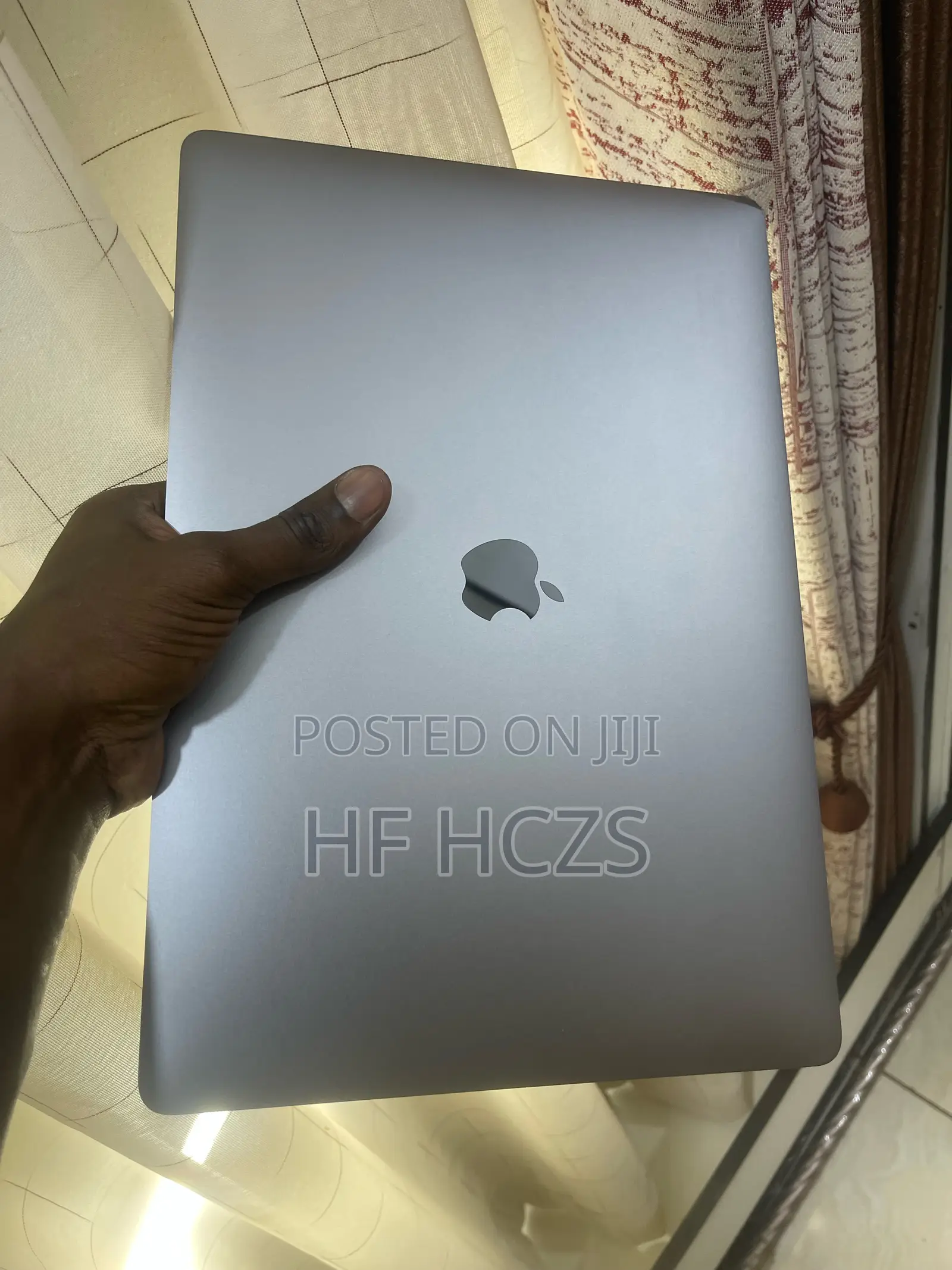New Apple MacBook Pro 2018 16GB Intel Core i7 SSHD (Hybrid) 512GB