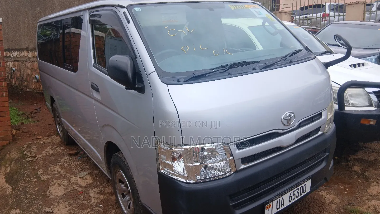 Toyota HiAce 2011 Silver