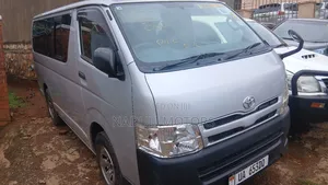 Toyota HiAce 2011 Silver