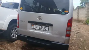 Toyota HiAce 2011 Silver