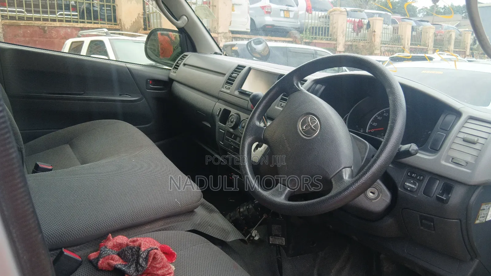 Toyota HiAce 2011 Silver