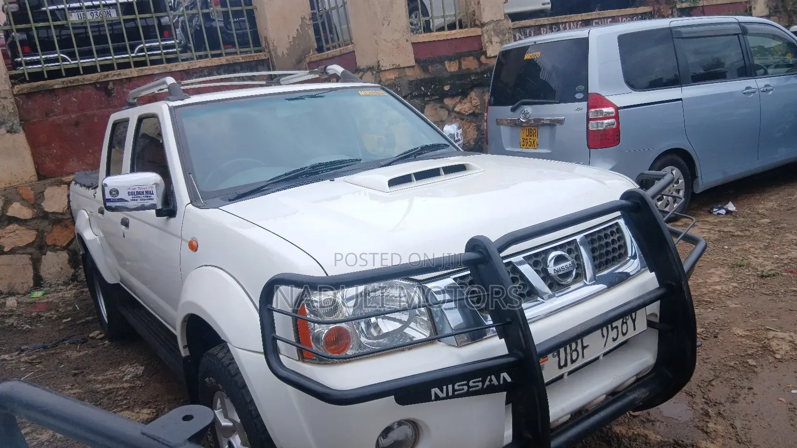 Nissan Hardbody 2010 White
