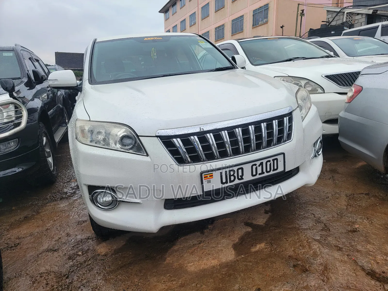 Toyota Vanguard 2012 White