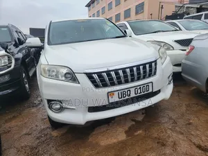 Toyota Vanguard 2012 White