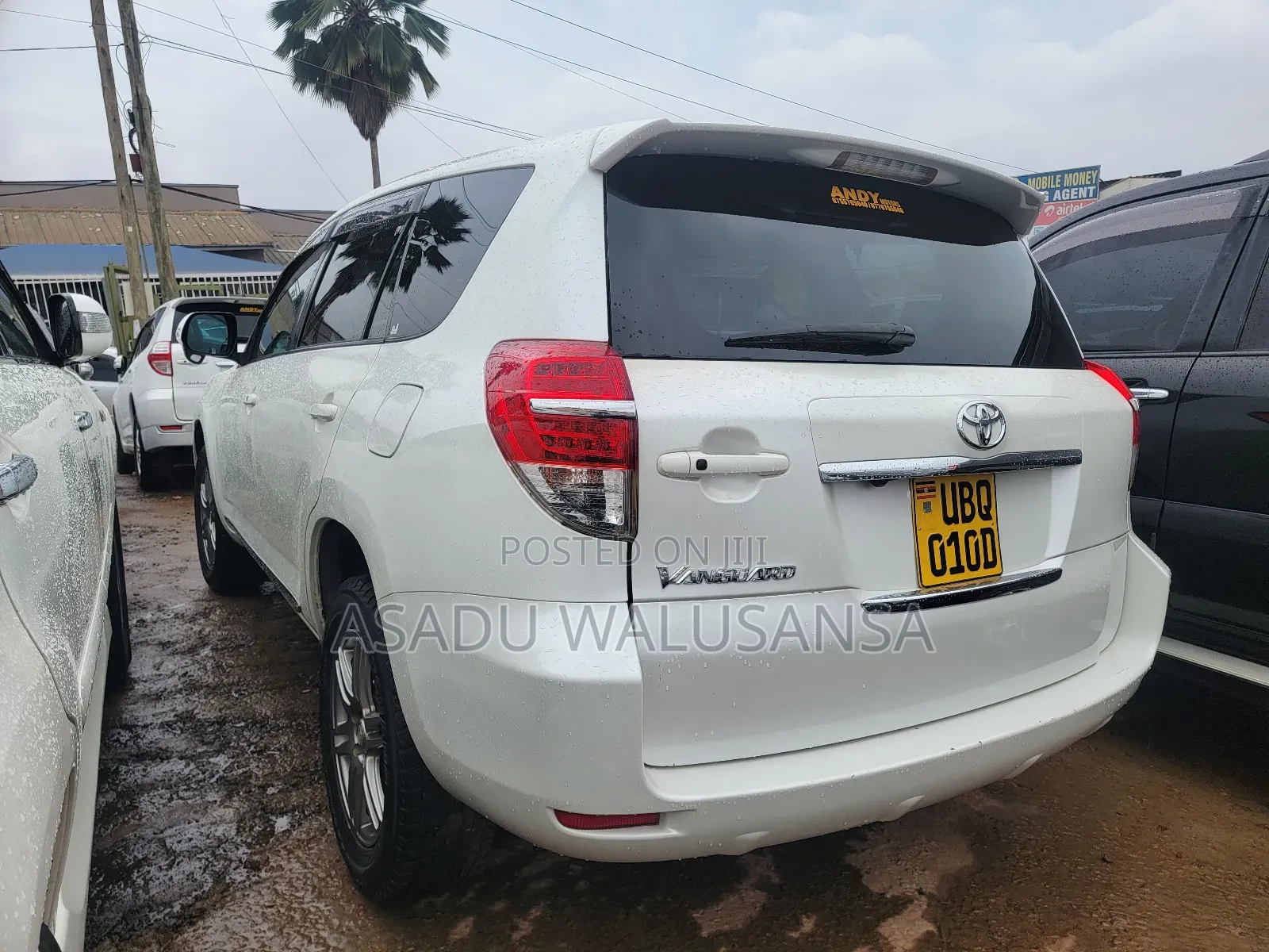 Toyota Vanguard 2012 White