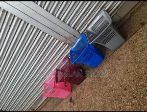 Imported Open Plastic Dust Plastic Basket Dust Bins