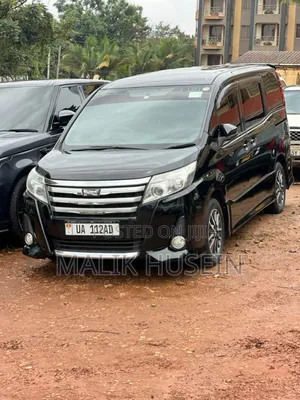 Toyota Noah 2.0 FWD (8 Seater) 2016 Black