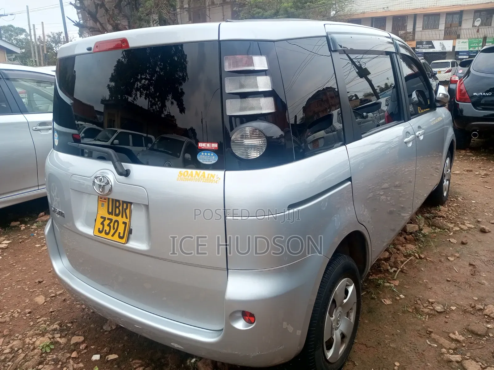 Toyota Sienta 2010 Silver