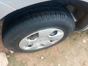 Toyota Sienta 2010 Silver
