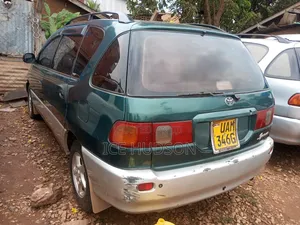 Toyota Ipsum 1999 Green