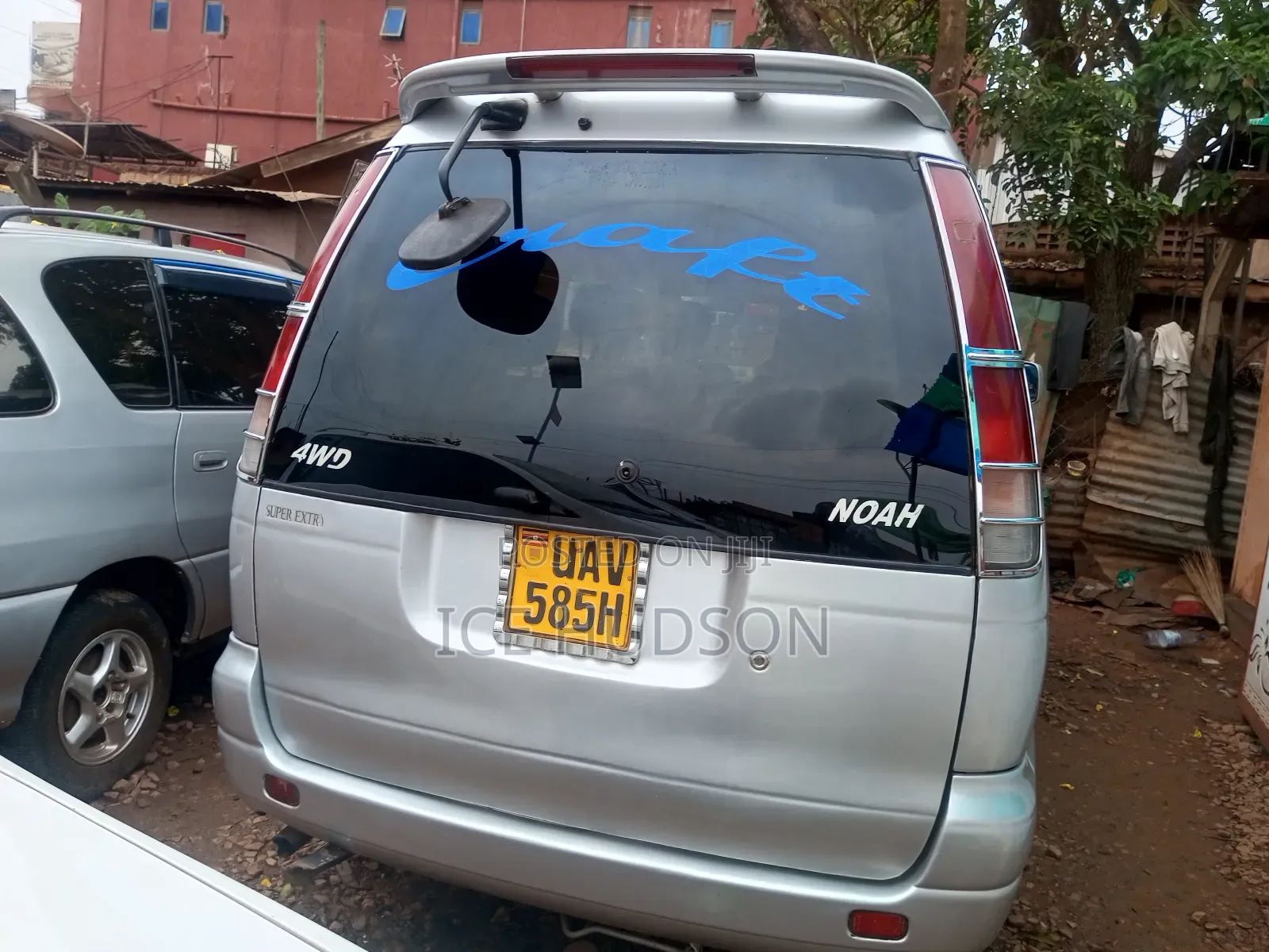 Toyota Noah 2002 Silver