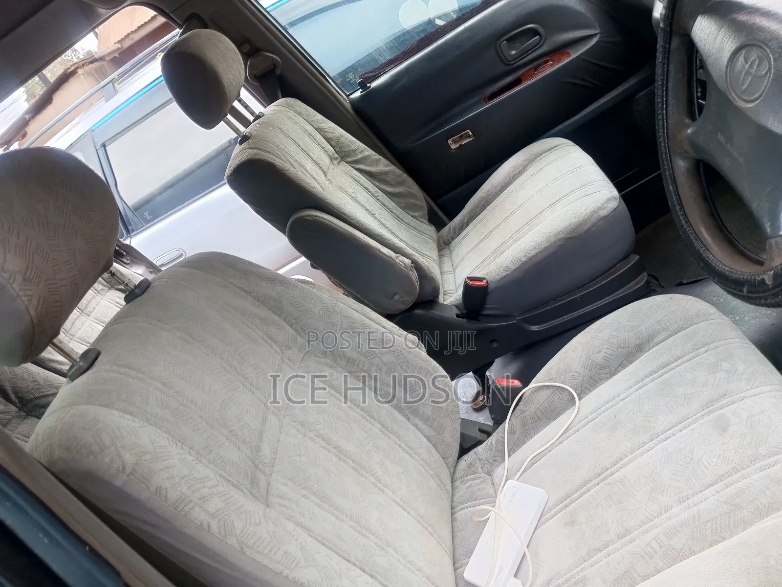 Toyota Noah 2002 Silver