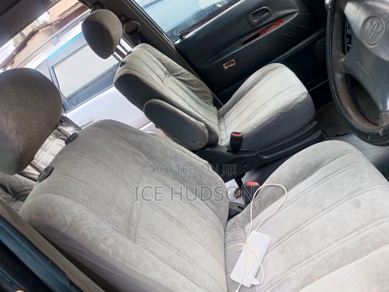 Toyota Noah 2002 Silver
