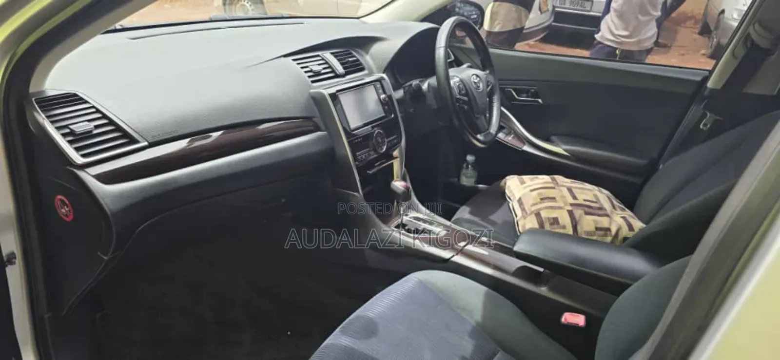 Toyota Premio 2016 Silver