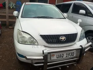 Toyota Harrier 2004 White