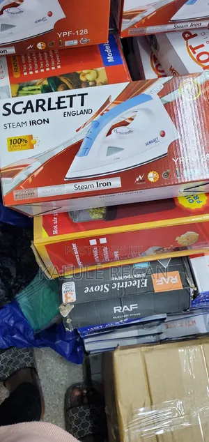 Scarlett 1200w Steam Flat Iron - White Blue