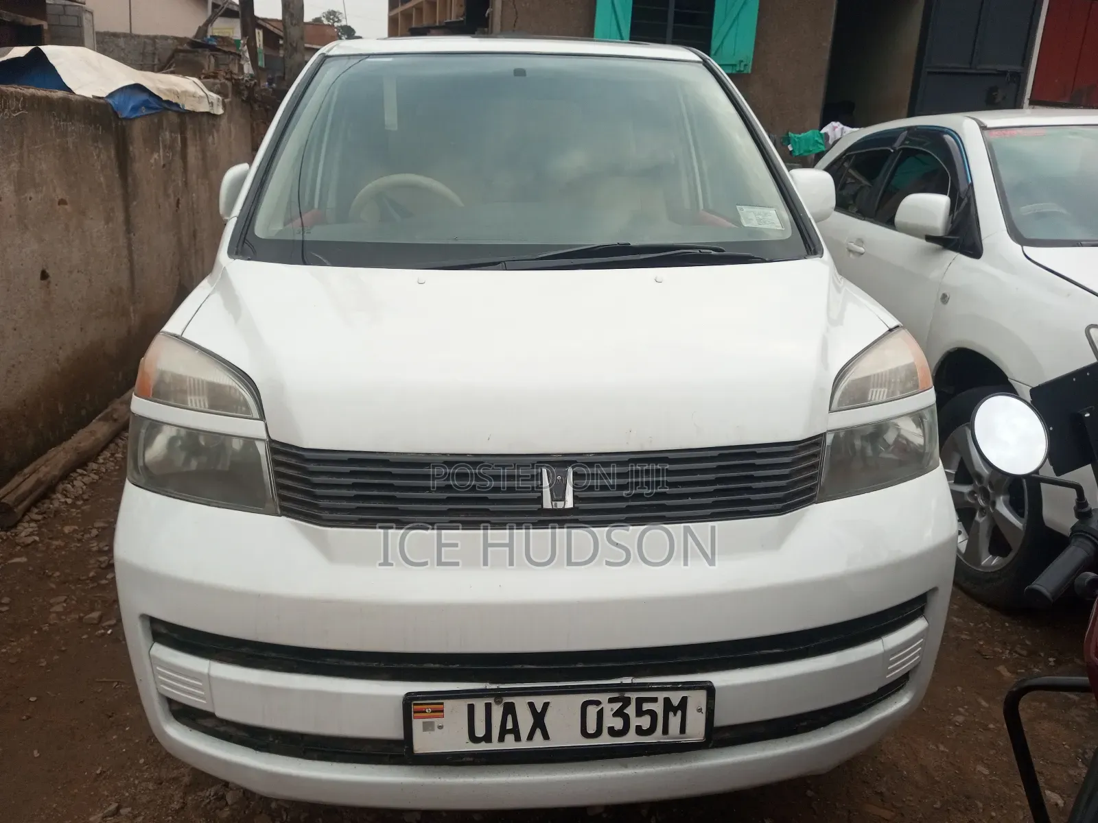 Toyota Voxy 2005 White