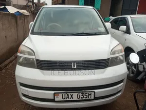 Toyota Voxy 2005 White